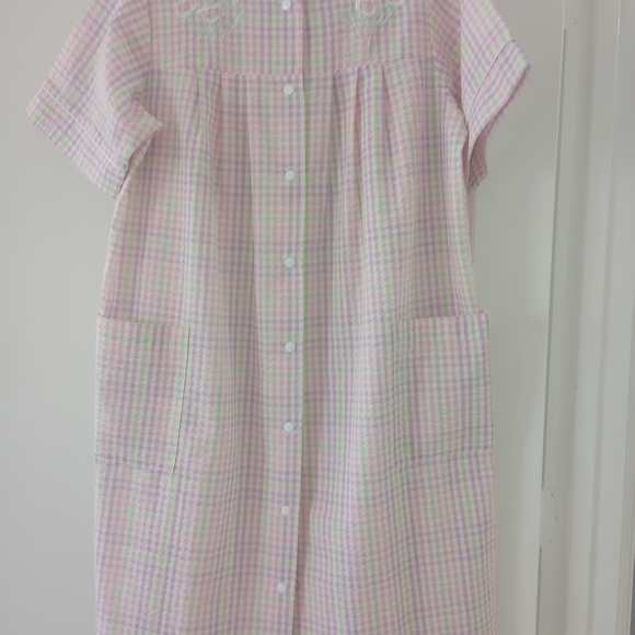 Miss Elaine Robe / House Dress - Picture 2 of 9